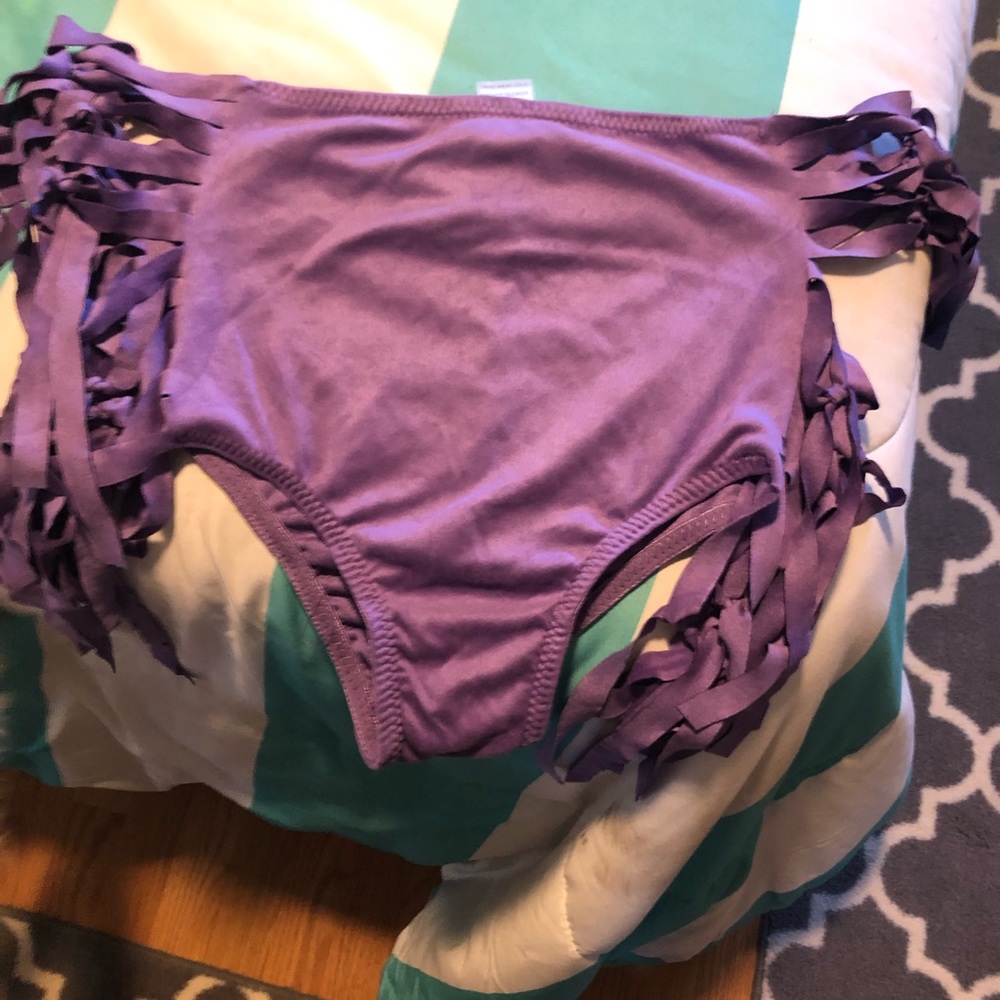 Rave booty shorts